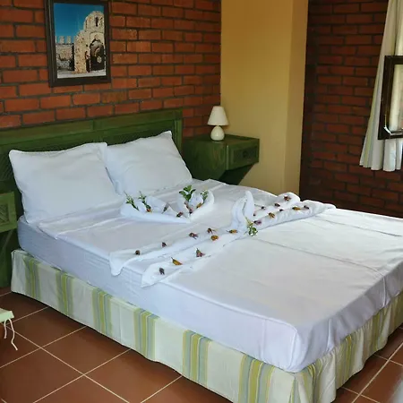 Royal Nas Hotel 3*